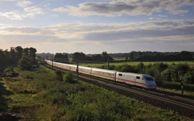 Ile jedzie pociąg z Warszawy do Berlina? Sprawdź czas i rozkład!