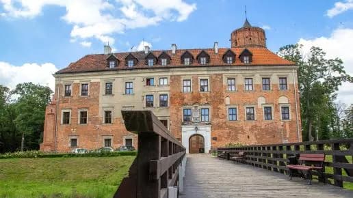 Uniejów atrakcje: odkryj najciekawsze miejsca i ukryte skarby
