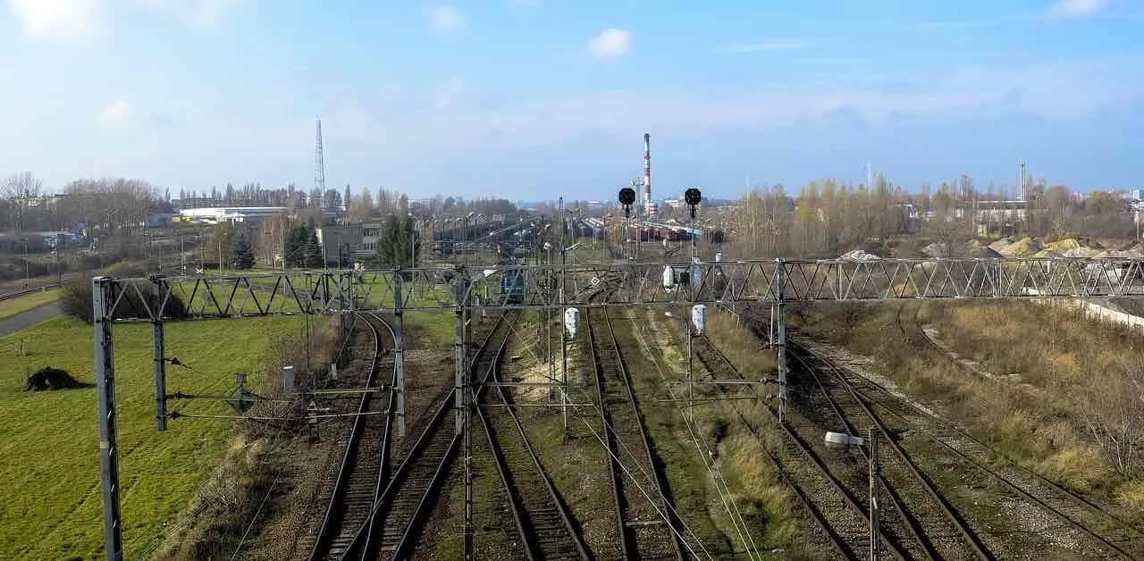 Jak dojechać na dworzec PKP Lublin - najlepsze opcje transportu