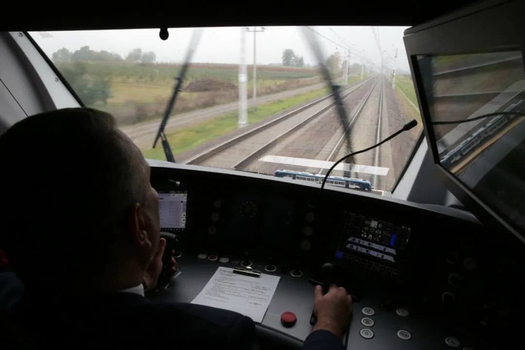 Ile zarabia maszynista PKP Intercity? Zaskakujące fakty o wynagrodzeniu
