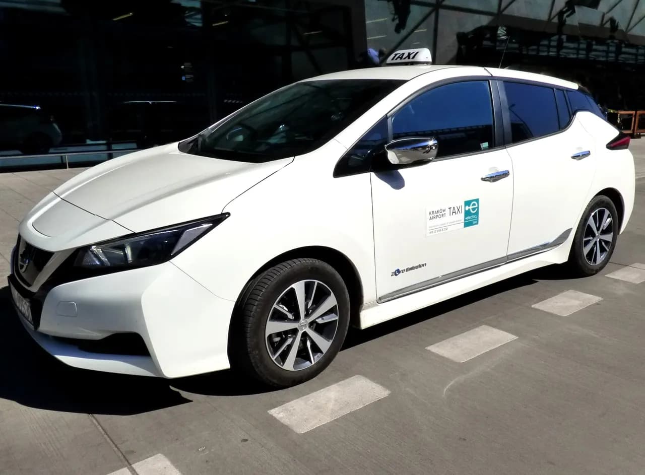 Ile kosztuje taxi z dworca w Krakowie na lotnisko? Sprawdź ceny!