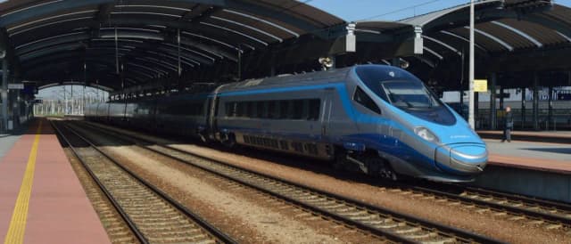 Jaką prędkością jedzie Pendolino? Zaskakujące fakty o szybkości pociągu